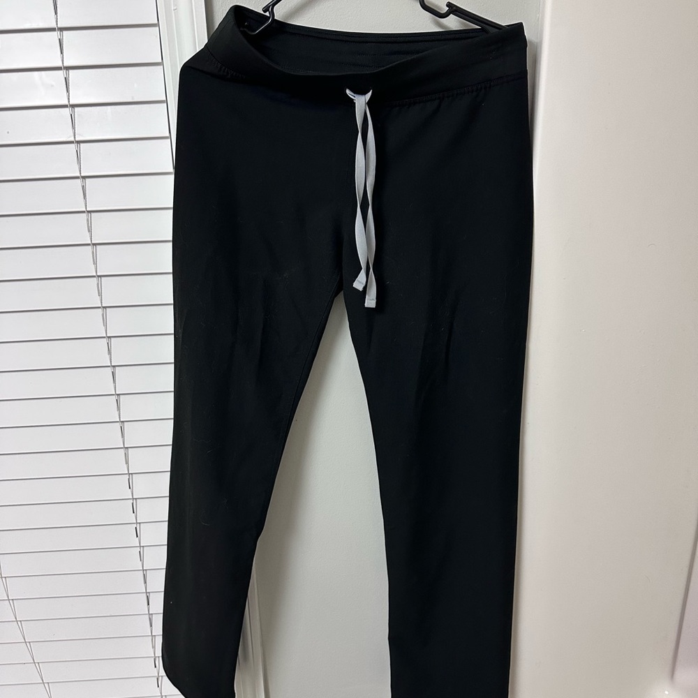 Figs Livingston black scrub pants